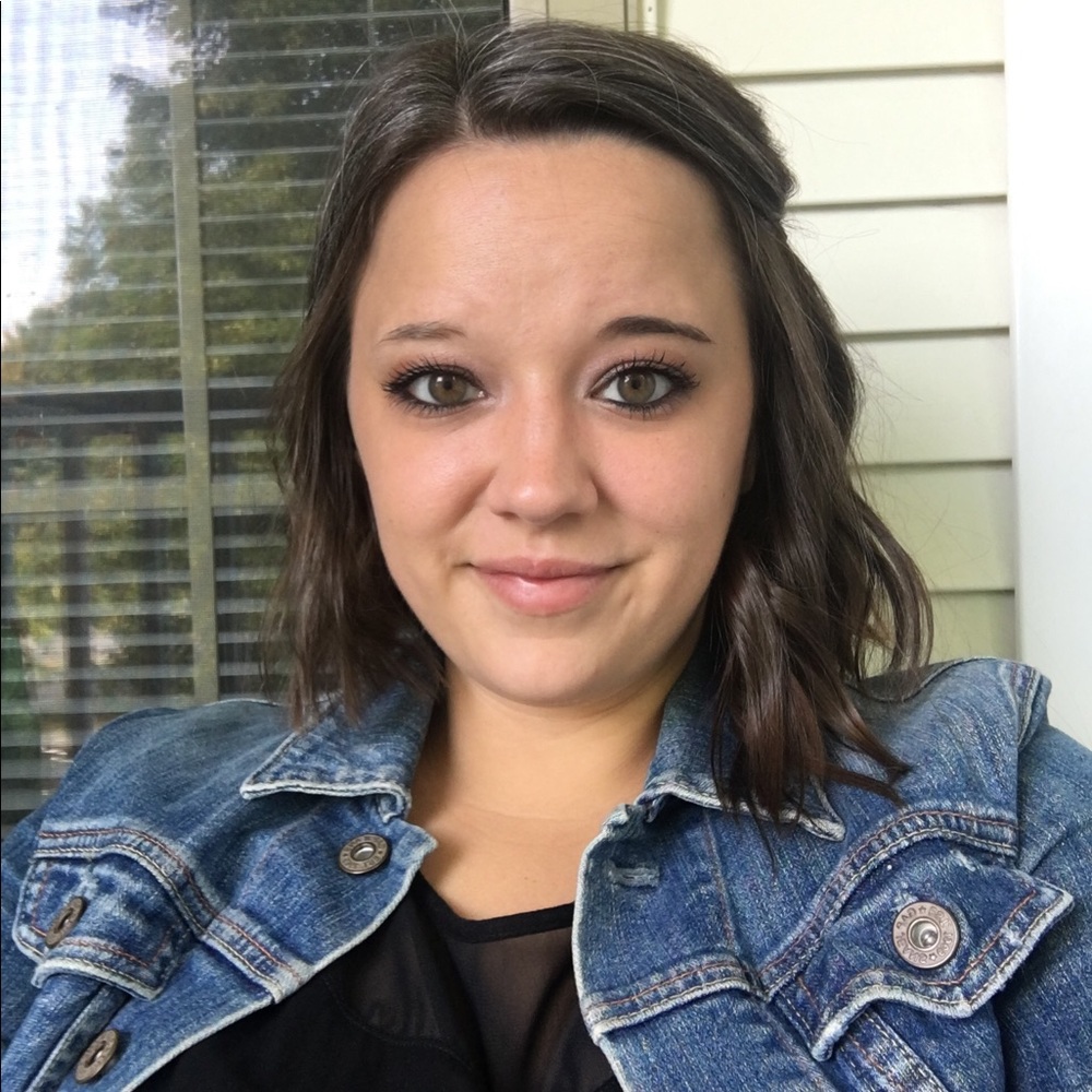 Meet your Posher, Brooke